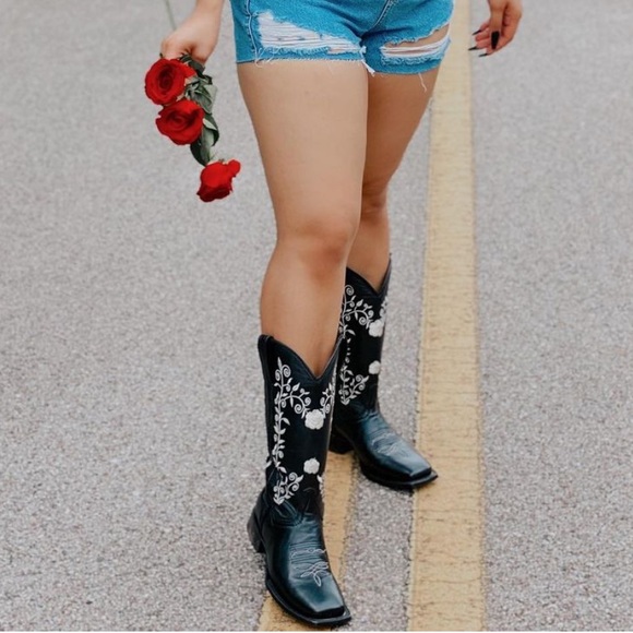 Shoes - Flower boots